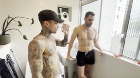 Kyle Fox Takes Erick Diaz Giant Cock