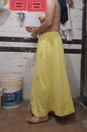 Priya Bhabi Hot Body Show