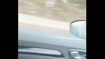 Direction Montpellier en m&#039_exhibant dans la voiture