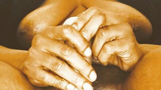 POV ASMR dirty talk med MILF som får rörig anal creampie