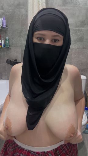 Muslim Chubby Stepmother Loves to Smear Her Body with Urine