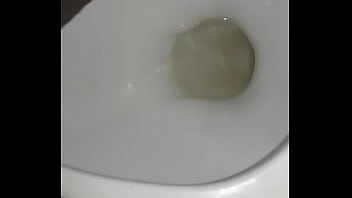 Masturbate at toilet thinking my bf