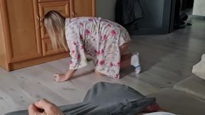 I imperceptibly masturbate to my stepsister, she likes it and want make me blowjob