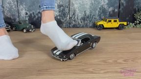Sneaker-Girl Lena - Mustang Toy Car Crush