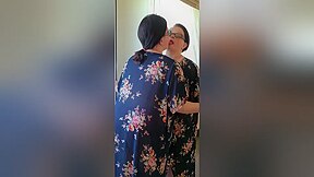 Milf Bbw Lesbian Mirror Illusion
