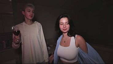 Busty beauty cheats on her boyfriend at a house party and squirts in front