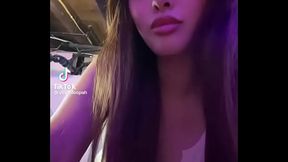 Tik Tok pagando peitinho