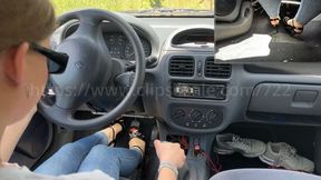 Lou drives with 4 differents shoes - high-heeled platforms - PIP shoulder