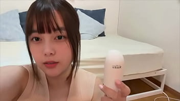 オイルマッサージしてたらどんどん手がおまんこに伸びてそのままオナニーしてしまってイキまくりました...