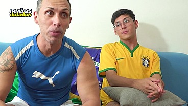 FODEU O RABO DO MOLEQUE DURANTE O JOGO