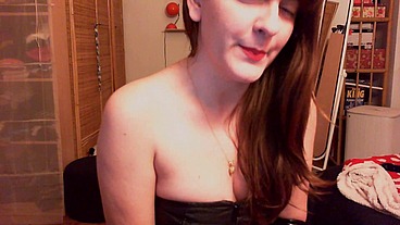 Nicoletta, a 40-Year-Old Woman with a Passion for Collecting and Wearing Black Latex Gloves in the Privacy of Her Room