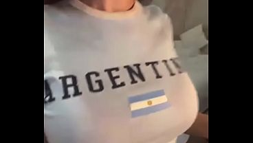 Stepson gets a peek at stepmom's big tits during massage