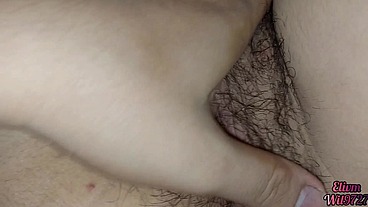 video casero con mi hermanastra me deja tocarle sus tetas virgenes, terminamos follando