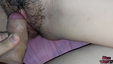 video casero con mi hermanastra me deja tocarle sus tetas virgenes, terminamos follando