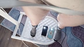 Amateur massage with vibrator, naked brunette. Latina with hairy, big, big ass.