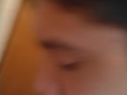 Masturbandome en el baño de la oficina