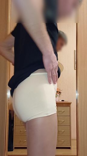 Returning home, I excite my cock.