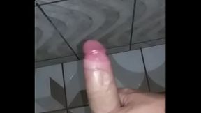 batendo uma no banho