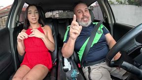 julia vass entra na carona e leva ferro no rabo