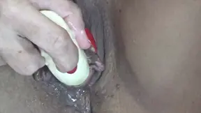 Nicole DuPapillon UK&#039;s Largest Labia shoves a banana up her wet cunt