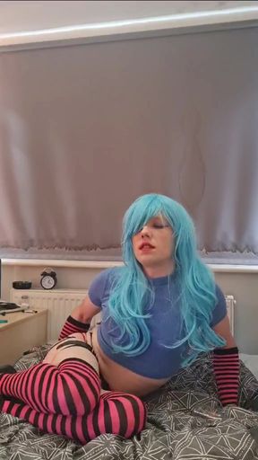 Sissy cuming on her bed