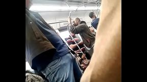 casado de pau duro no metro