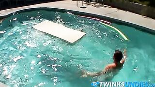 Zack Randall gives athletic Mike Roberts handjob by the pool