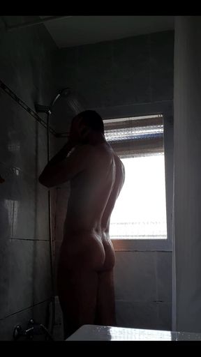 Ducha Y a La Calle Shower and I Go to the Street.