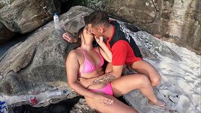 Aprontando na praia de Abric&oacute_ local naturista