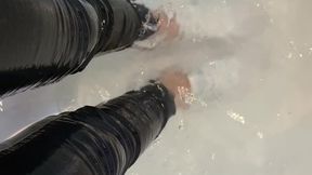 Green Blazer, white shirt, nike shoes and skinny Jeans