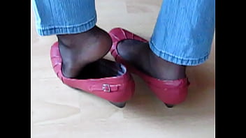 red wedge pumps, nylons and jeans - shoeplay by Isabelle-Sandrine