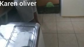 corno lava a louca enquanto sua mulher chupa o negao debaixo dos seus olhos * jefao
