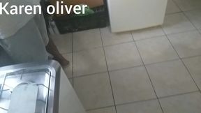 corno lava a louca enquanto sua mulher chupa o negao debaixo dos seus olhos * jefao