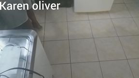 corno lava a louca enquanto sua mulher chupa o negao debaixo dos seus olhos * jefao