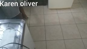 corno lava a louca enquanto sua mulher chupa o negao debaixo dos seus olhos * jefao