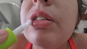 Valentine’s Kiss Prep – Dry Lips Care & Glossy Lip Mask Fantasy