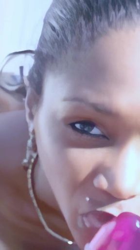 Sexy Video: Shania Mo_01