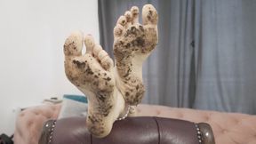 Domme Miriam Demand To Lick Her Dirty Feet - HD 2560x1440