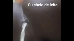 Trans puta com o cu cheio de  leite