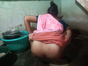 Indian - House cleaning aunty porn video