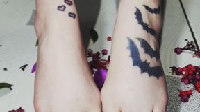 Goth Queen Amy Addams Soft Flower Crush – Beautiful Feet Destroying Petals
