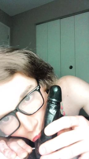 Sissy Tessa Rivers toys her ass and cums on her face (Mistress&#039; request)