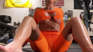 Day With a Pornstar - Blonde Phoenix Marie yoga in the gym