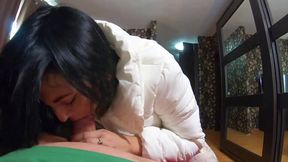 Hot mature babe shows off her round booty in yoga pants and gets double cumshots