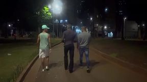 na praca com um amigo, e fomos parar no ap do coroa gostoso