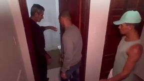 na praca com um amigo, e fomos parar no ap do coroa gostoso