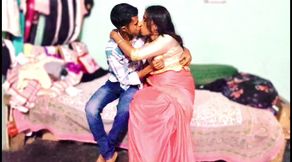 Indian desi bhabhi pink shari chodne me maja aagaya