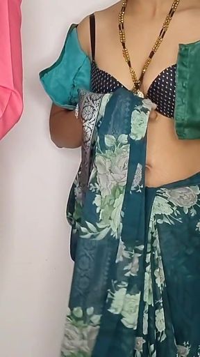 Emotional moment from &quot;Komal ka blouse telar ne dhila sil dia dubara nap le ke silaya&quot;