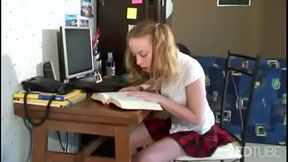 Como se llama la actriz de este video?