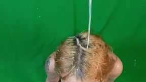 Pretty little MILF get&#039;s a mega facial